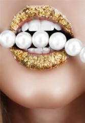 gold-lips-lips-10438587-167-240.jpg